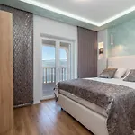 Mornar-3 By Interhome Трогир