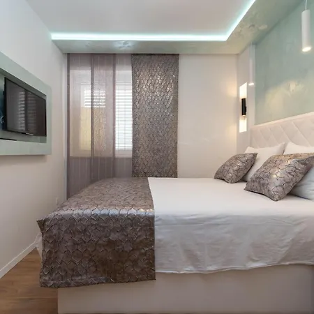 Apartman Mornar-3 By Interhome
